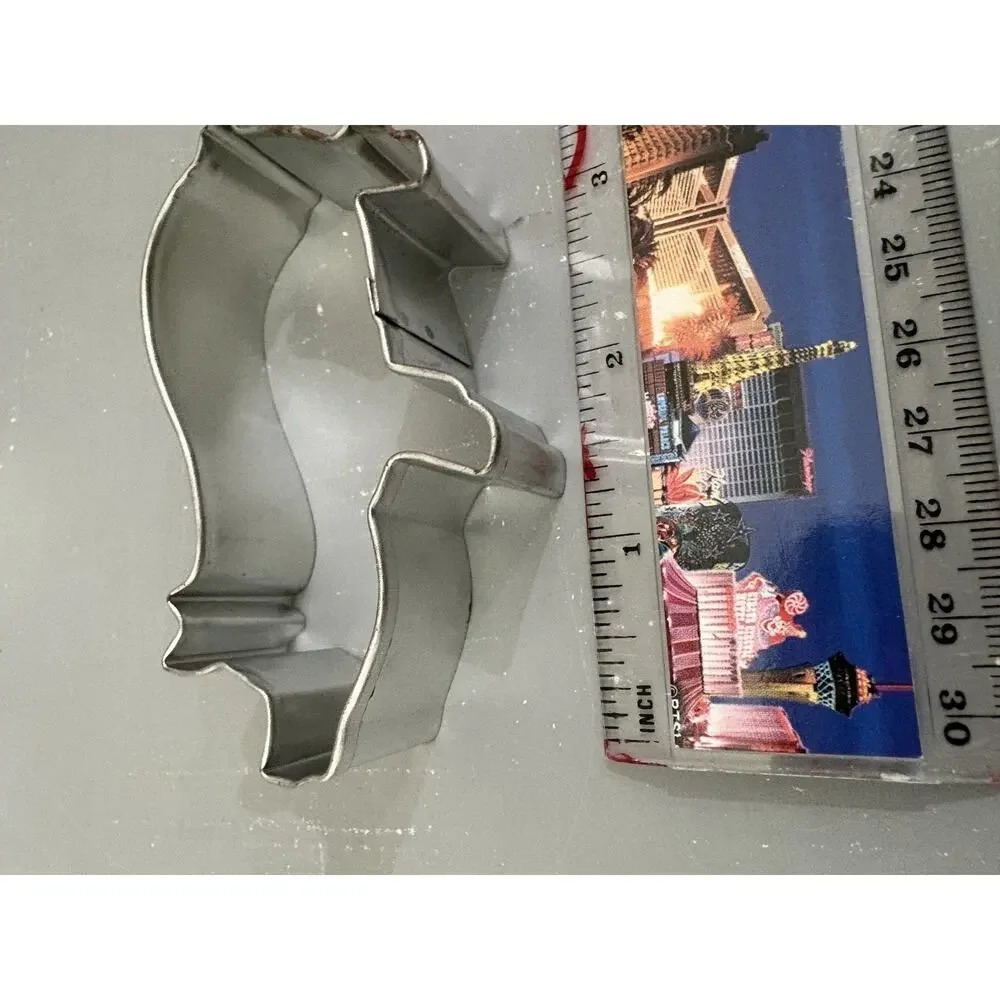 Vintage Pig Cookie Cutters Lot of 3 Tin Metal Farm Animal Baking Molds NOS